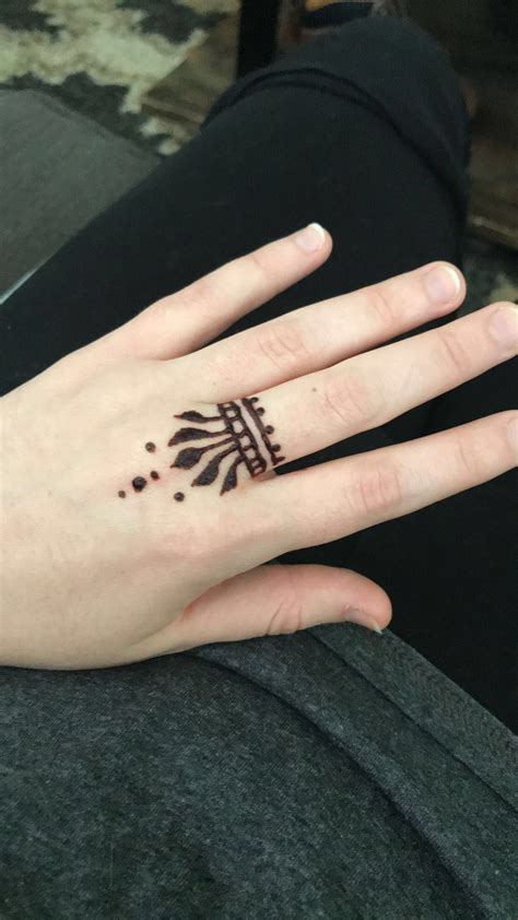 Easy Henna Hand Tattoo Designs