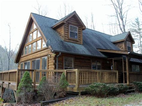 Explore all log homes for sale in northern maine's acadia area, including luxury log homes, contemporary log cabins, and everything in between. Log Cabin - Highlands Real Estate - Highlands NC Homes For ...