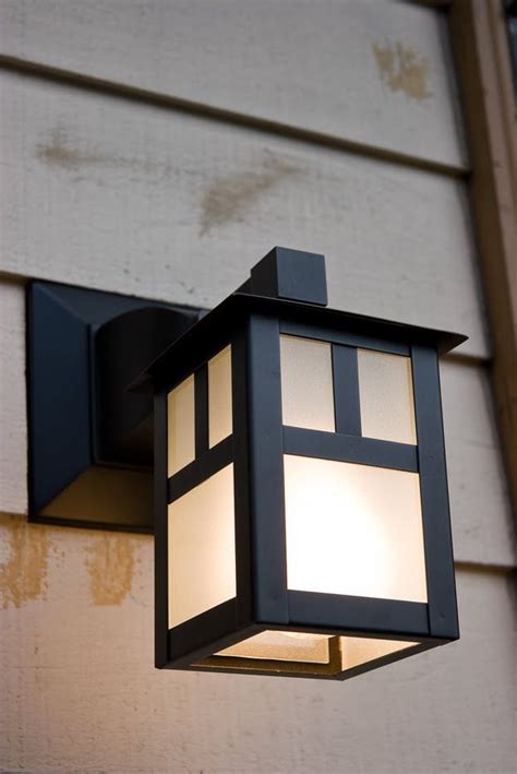 Outdoor Lighting For Your Home Home And Garden Craftsman Outdoor