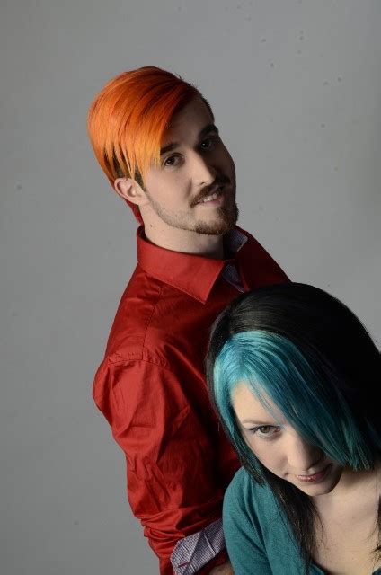 Si eres morena el cabello negro azulado en morenas se ve genial porque combina por la tonalidad y brillo que tiene el tinte color negro azulado para cabello. Cabello Naranja : todos voltearán para ver tu pelo - Oh My ...