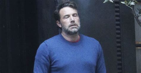 650 x 444 jpeg 16 кб. Ben Affleck Smoking Through the Pain of Existence