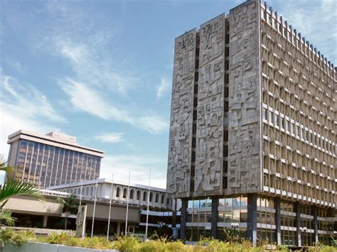 El banco central de guatemala, sociedad anónima, operó veinte años, principiando el 1 de julio de 1926 y terminando el 30 de junio de 1946. La deuda "impagable" que el Gobierno no quiere dar al Banguat