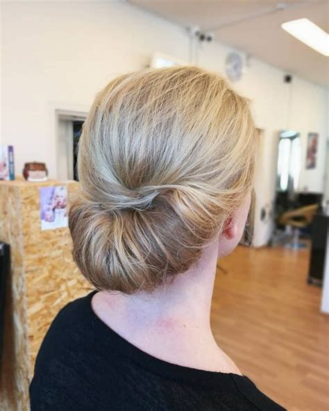 Mother Of The Bride Hairstyles 25 Elegant Looks For 2019