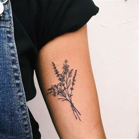 Determining where to put your tattoo on your thigh is one of the most critical decisions. Pin by Kelsey Cook on Tats ♡ | Simple arm tattoos, Tattoos ...