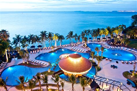 Royal Wing Pool Royal Cliff Hosts The BEST Infinity Pools In Pattaya