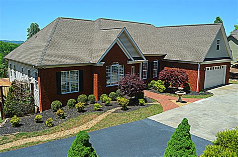 Hiawassee ga cabins for sale. Home For Sale in Hiawassee GA - 1305 Pioneer Trail - 3BR/3.5BA