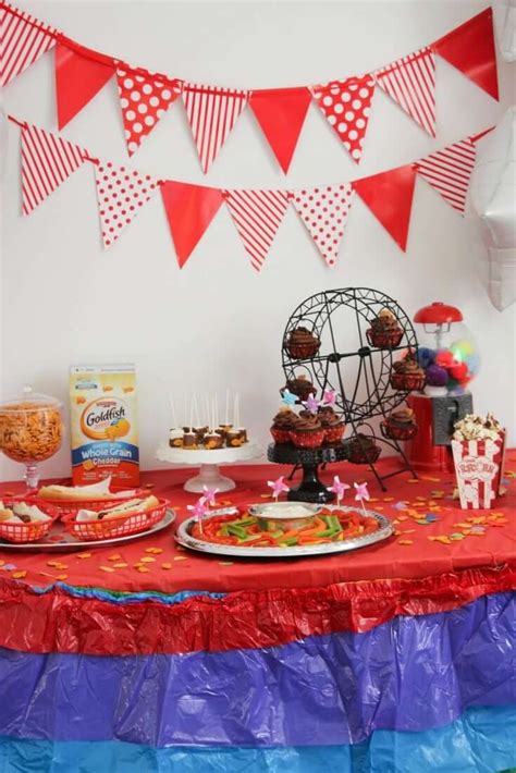 Carnival theme party decoration ideas. At the Carnival DIY Kids' Party ⋆ Sugar, Spice and Glitter