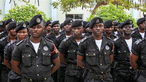 Polícia Quer Implementar “subsídio De Antiguidade” Para Oficiais Não Promovidos Ver Angola
