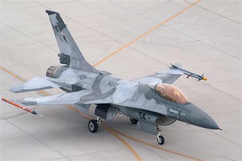 F 16 Prestados Para La Us Navy