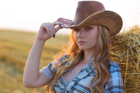 Free Download Hd Wallpaper Women S Brown Leather Cowboy Hat Blonde Plaid Shirt Hay Cowboy