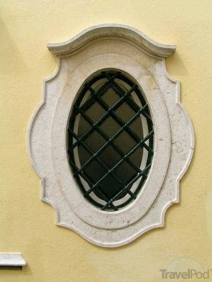 Pin By Jean Rovey On Door Oval Window Window Molding Brick Exterior