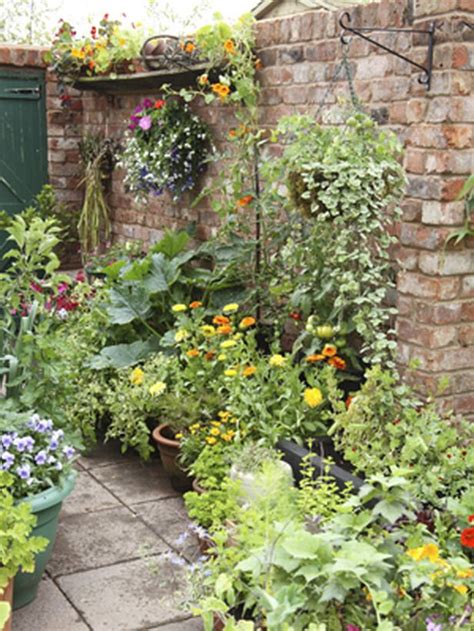 Arrange Containers To Maximize Landscape Small Patio Garden Small