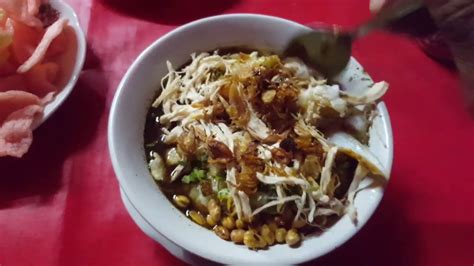 Taking an analogy from the world of music, bubur ayam is an orchestra, and not a single piece. Review #2 Bubur Ayam Spesial buka 2 kali dalam sehari - YouTube