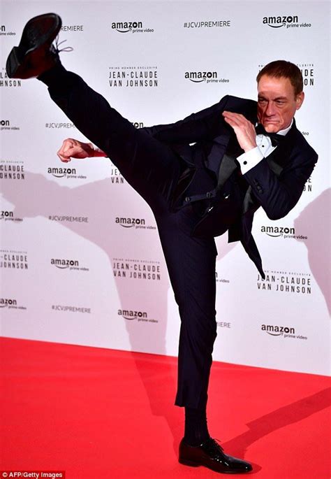 Jean Claude Van Damme Pulls Martial Arts Moves Jean Claude Van