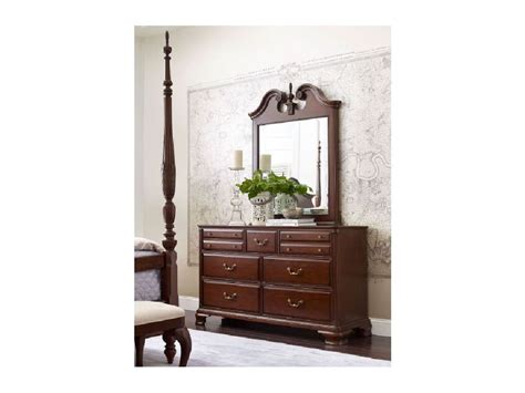 Kincaid Furniture 607 030 Hadleigh Vertical Pediment Mirror