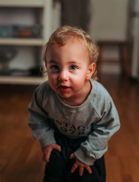 Kostenlose Foto Kleinkind Jung Junge Blaue Augen Blau Blond Blondes Haar Kind Kindheit