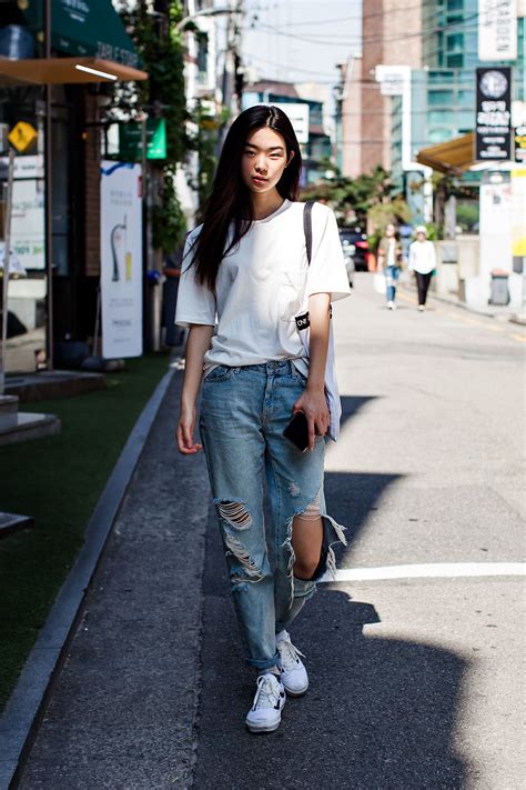 Tshirt Uniqlo Pants Forever Shoes Vans Street Style Kim Seunghee Seoul Estilo De Rua