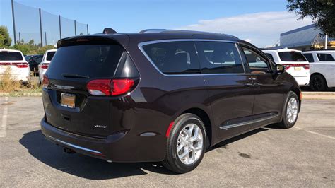 New 2019 Chrysler Pacifica Limited Passenger Van In Costa Mesa Pa90404