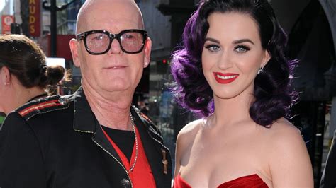 katy perry s dad keith schools the singer after she falls off segway mirror online