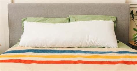The Best Body Pillow Reviews By Wirecutter