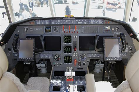 Cockpit Du Dassault Falcon 50ex N701wq Guardian Jet Ebace 2011