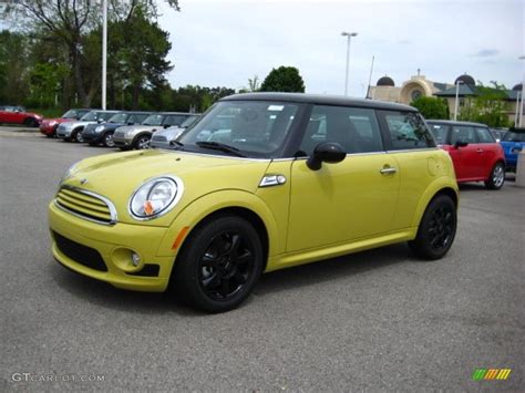 2010 Interchange Yellow Mini Cooper Hardtop 30037372