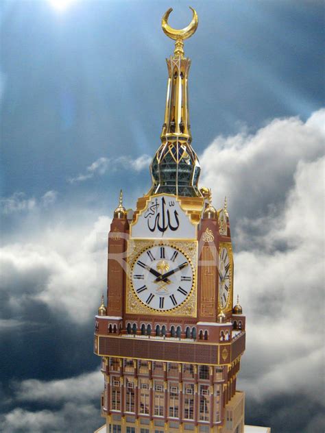 The clock tower contains the clock tower museum that occupies the top four floors of the tower.5. Makkah Clock Tower Wallpapers - Wallpaper Cave