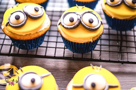 How To Make Minion Cupcakes Ever After In The Woods