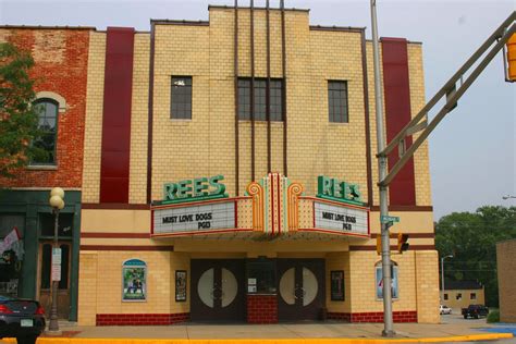 Movie theater in plymouth, indiana. Indiana's Last Remaining Drive-Inns and Old Movie Theaters ...