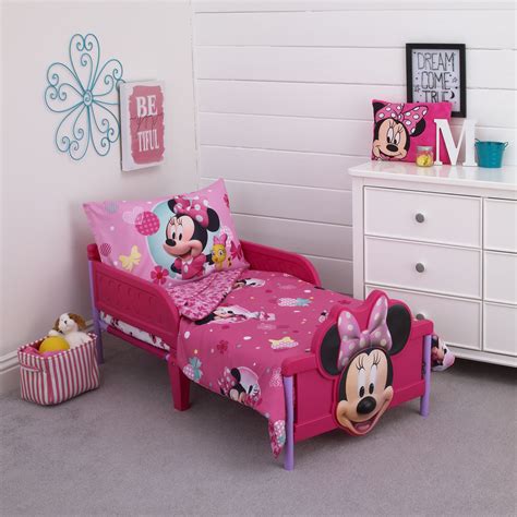 Disney Minnie Mouse 4 Piece Toddler Bedding Set With Comforter