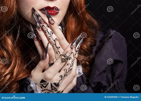 Aggregate 156 Witch With Long Nails Best Vn