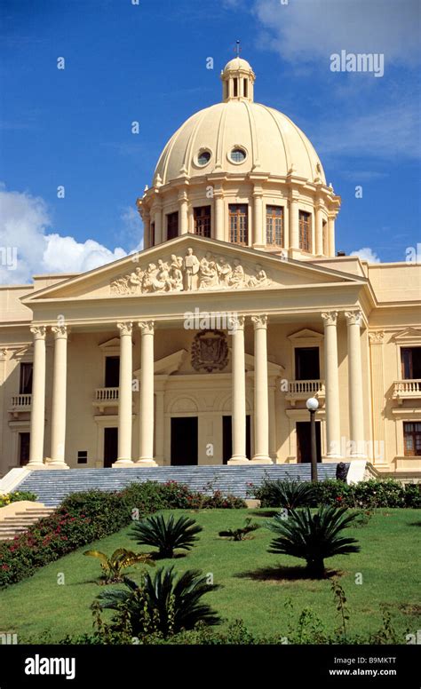 Palacio Nacional En La Republica Dominicana Fotografías E Imágenes De