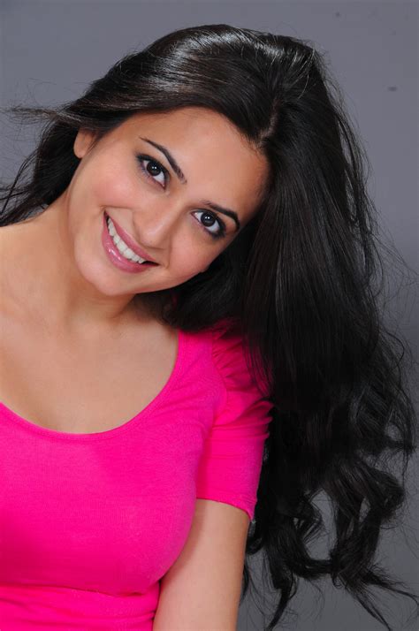 Beauty Galore Hd Kriti Kharbanda Incredible Beauty Showcasing Photoshoot In Pink Top And Blue