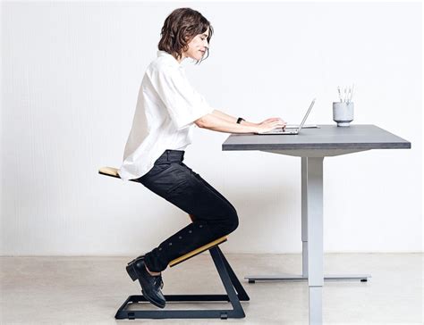Reduce back stress and get comfortable with ergonomic computer and desk chairs. Ergonomic Kneeling Chairs : kneeling chair