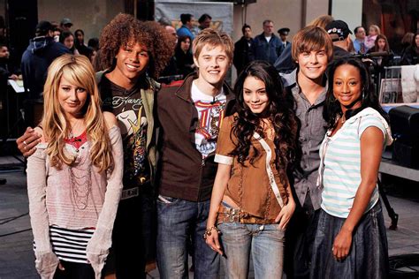 High School Musical Cast Reuniting for Disney At-Home Singalong Special ...