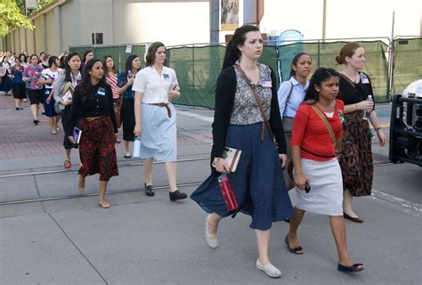 Female Mormon Missionaries Given Option To Wear Dress Slacks