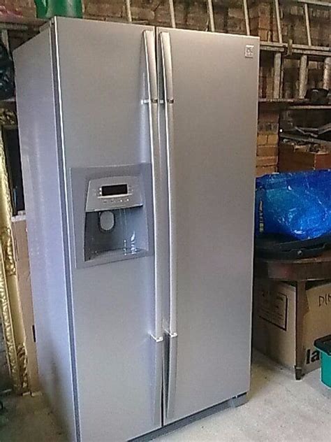 Daewoo Upright Fridge Freezer With Ice Maker 191 Cuft Twin Thermostat