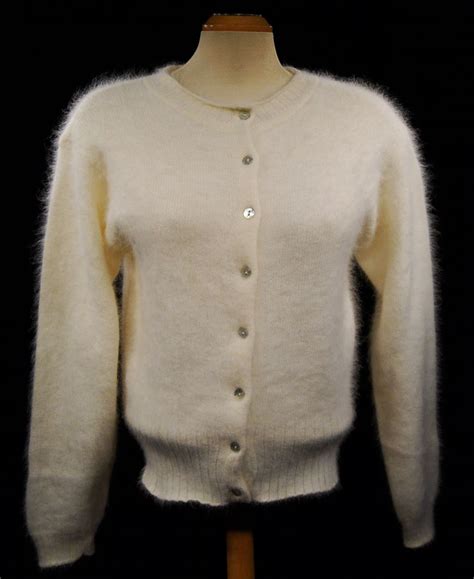 602 070 Angora Cardigan Sweater