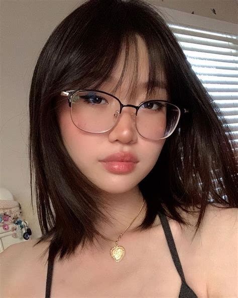 Cute Glasses Frames Girl Glasses Makeup With Glasses Short Dark Hair