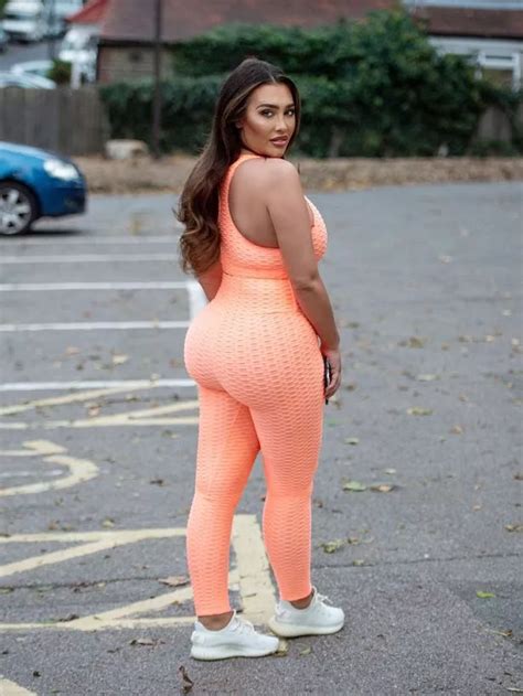 Lauren Goodger Flaunts Peachy Bum In Figure Hugging Tracksuit As Romance Heats Up Daily Star