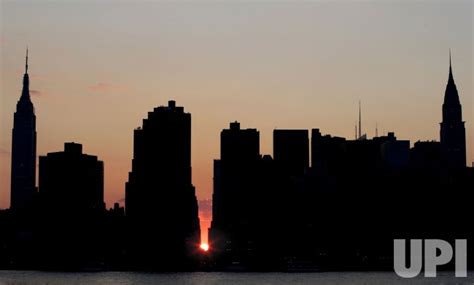 Photo Manhattanhenge Sunset In New York City Nyp2014071130