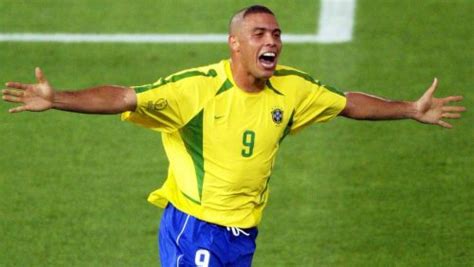 Ronaldo Nazario Turns 41 Today Lets Take A Look Back At One Of The