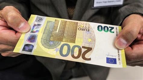 Así Son Los Nuevos Billetes De 100 Y 200 Euros Que Entrarán En Circulación En Mayo