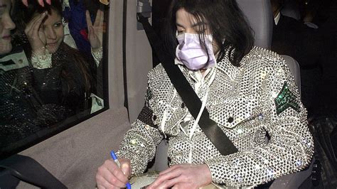 Por qué Michael Jackson llevaba máscaras y cinta en la nariz Marca com
