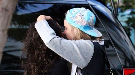 Cara Delevingne Sexy Kiss Michelle Rodriguez Inside Their Romantic Mexican Getaway Mirror Online