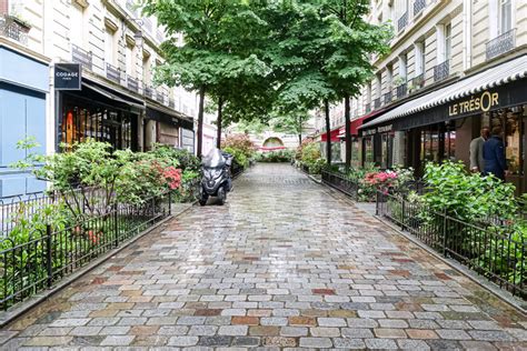 Paris Rue Du Trésor Histoire De Trésor Médiéval Et Souvenirs De L