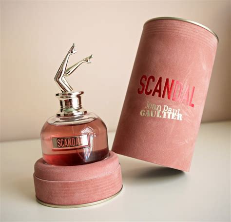 Eau de parfum, body lotion and shower gel available. Perfume Jean Paul Gaultier Scandal Edp Feminino 80ml - R ...