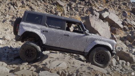 Witness The 2022 Ford Bronco Raptors Rock Crawling Capabilities Cars