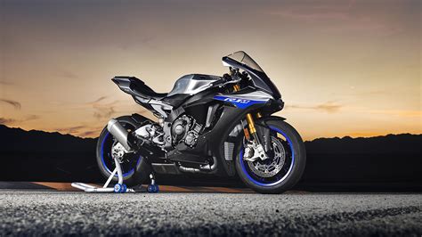 Images Yamaha 2018 Yzf R1m Motorcycles Side 1920x1080