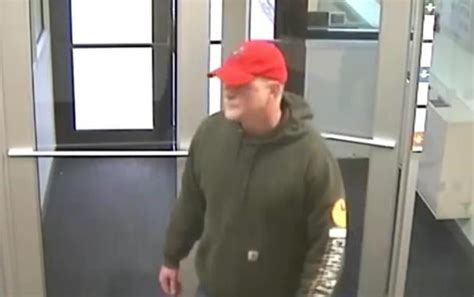 Man Robs Citizens Bank Branch In Independence Video Cleveland Com